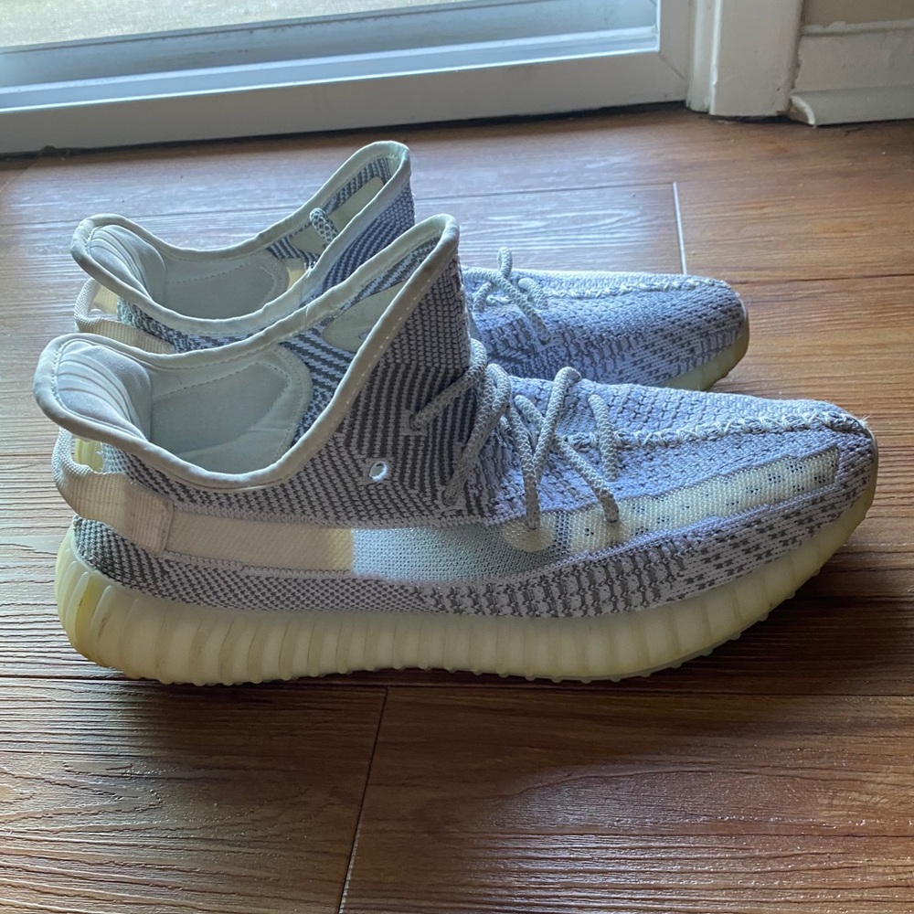 Yeezy 350 V2 Statics